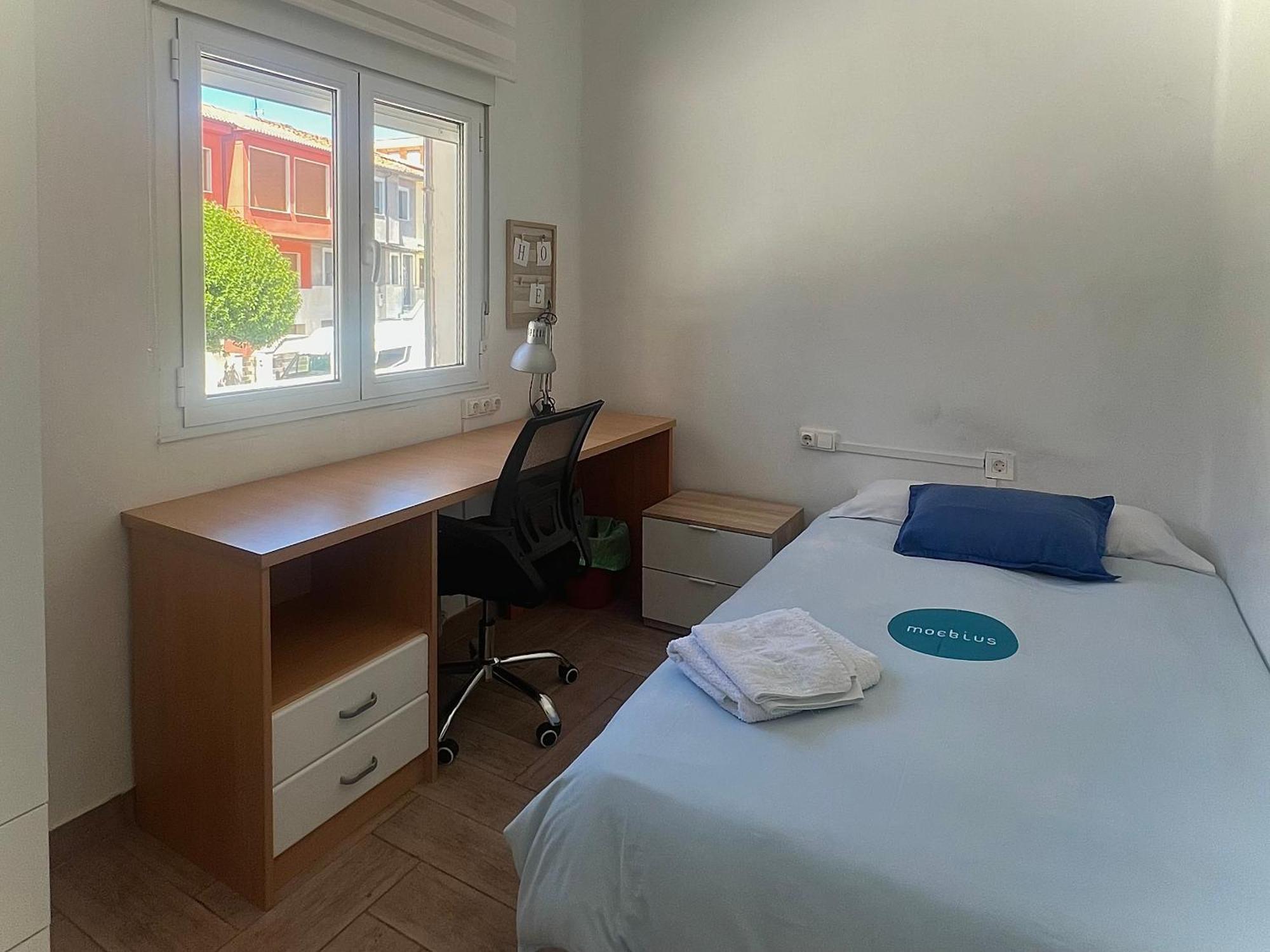 Apartment Jean Xxiii By Aroom - Casa Con Patio Privado Vut-le-11148 Leon