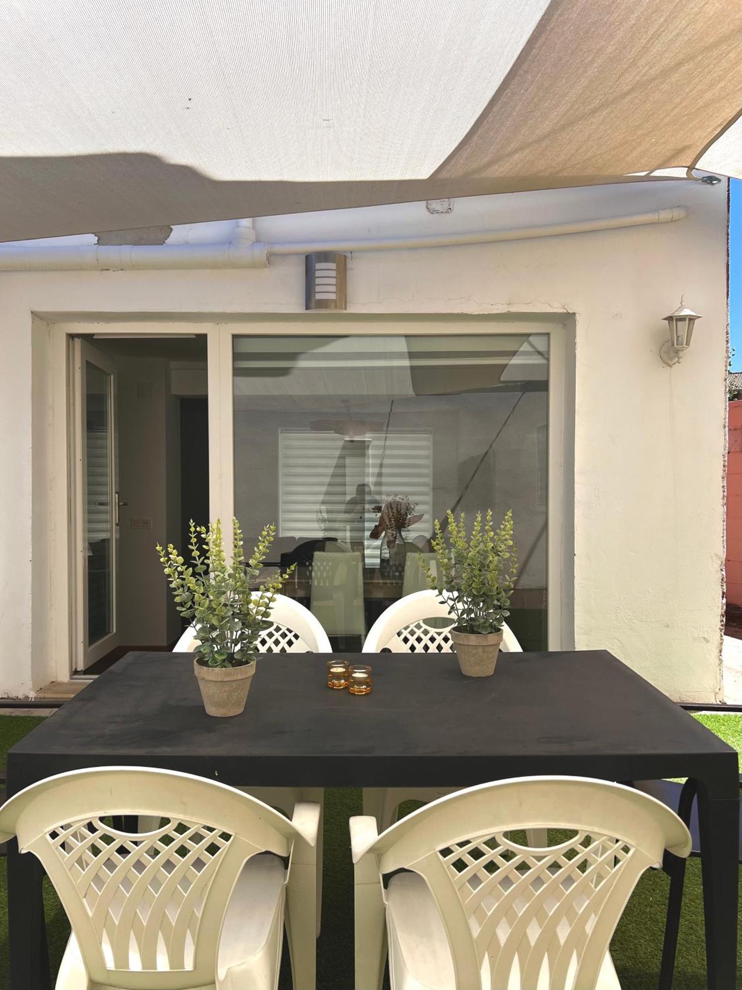 Jean Xxiii By Aroom - Casa Con Patio Privado Vut-le-11148 *